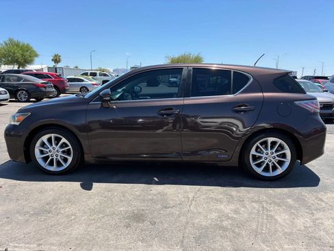 Used 2013 Lexus CT 200h w/ Premium Pkg w/Navigation FWD image 3