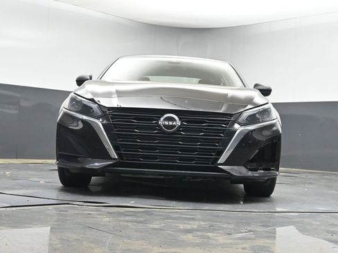 Used 2024 Nissan Altima 2.5 SV image 16