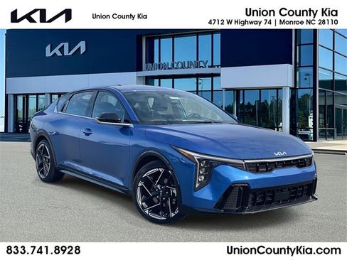 New 2025 Kia K4 GT-Line image 1