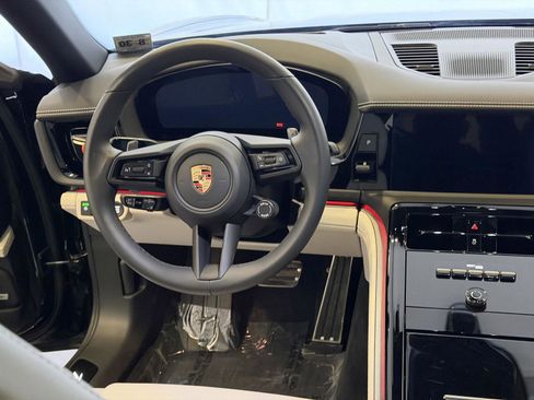 Used 2025 Porsche Panamera 4 image 20