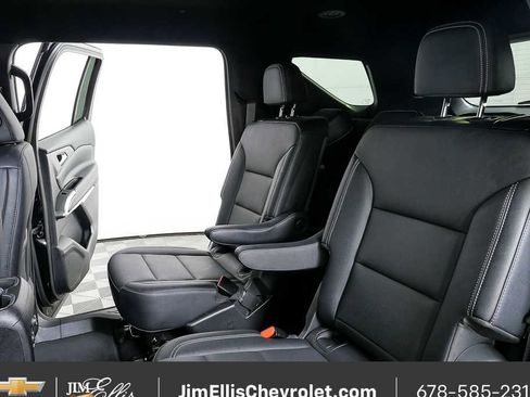 Used 2025 Chevrolet Traverse LT image 20