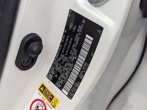 Used 2015 Toyota Highlander Limited image 20