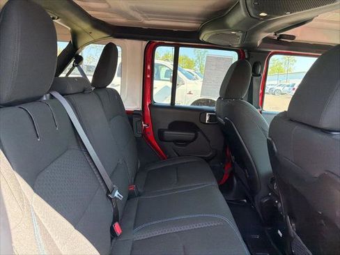 Certified 2025 Jeep Wrangler Unlimited Rubicon 4xe w/ Convenience Group AWD/4WD image 10