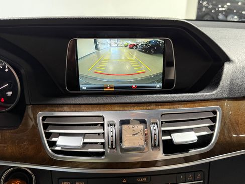 Used 2016 Mercedes-Benz E 350 4MATIC Sedan image 27