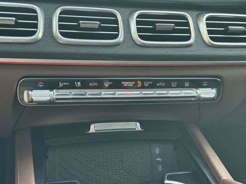 Certified 2025 Mercedes-Benz GLE 450e 4MATIC image 33
