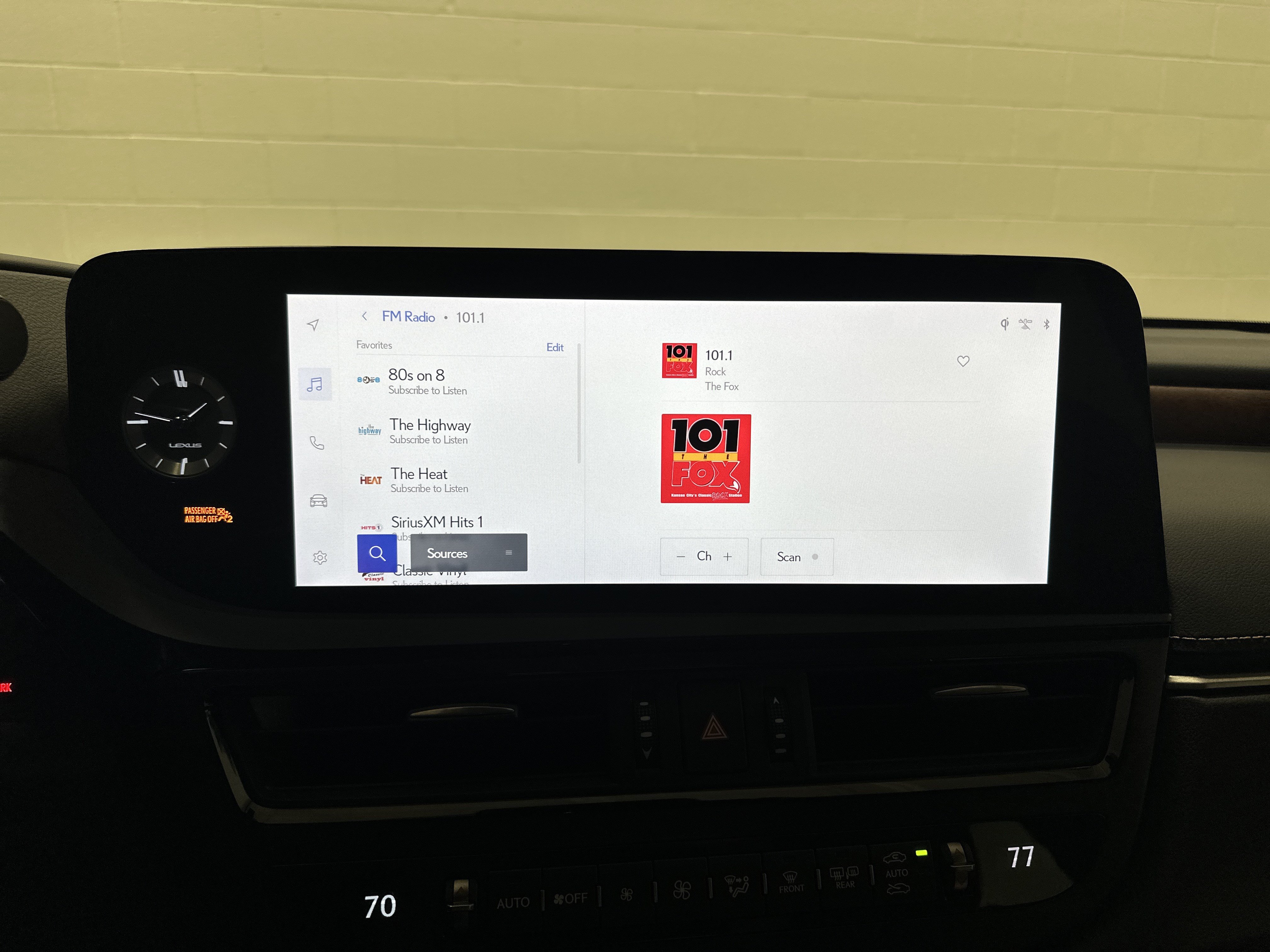 Used 2025 Lexus ES 350 w/ Premium Package FWD image 23