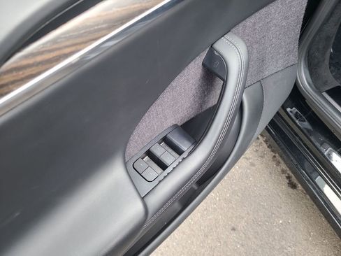 Used 2022 Tesla Model S image 14