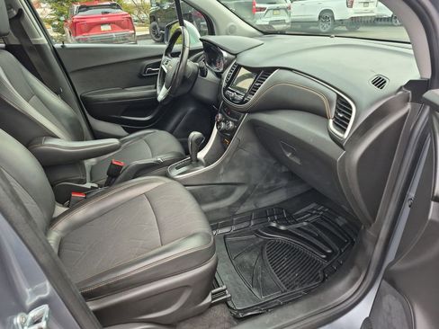 Used 2019 Chevrolet Trax LT w/ LT Convenience Package image 32