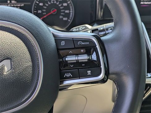 Used 2022 Kia Sorento SX image 18