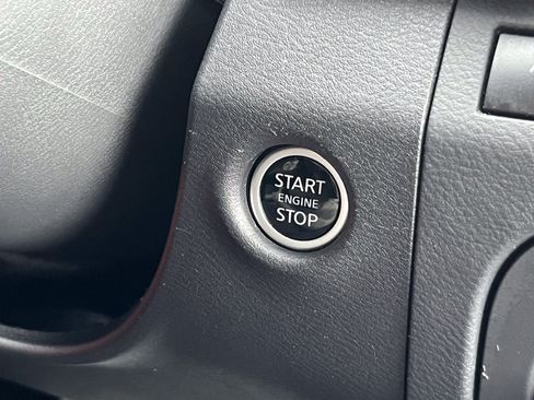 Used 2025 Nissan Frontier PRO-4X AWD/4WD image 34