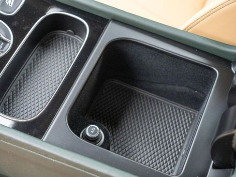 Used 2021 Bentley Bentayga AWD/4WD image 42