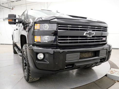 Used 2019 Chevrolet Silverado 2500 LTZ w/ Duramax Plus Package image 41