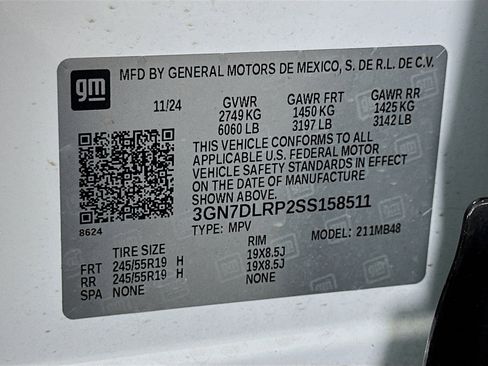 Used 2025 Chevrolet Equinox EV LT w/ Convenience Package FWD image 12