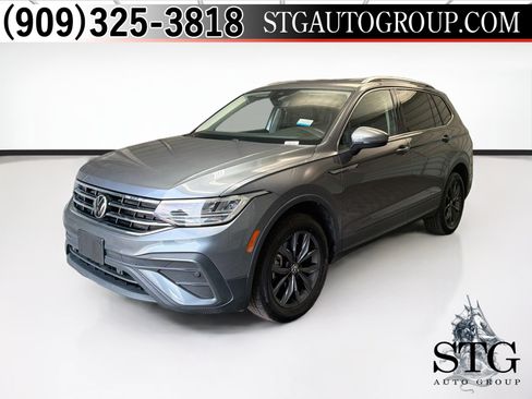Used 2023 Volkswagen Tiguan SE FWD image 1