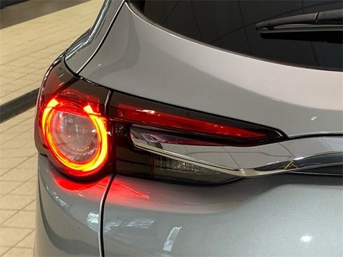 Used 2022 MAZDA CX-9 Touring image 25