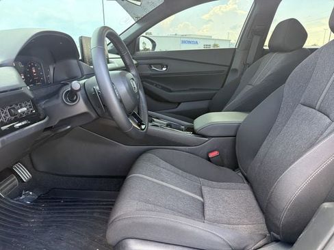 Used 2025 Honda Accord Sport image 9