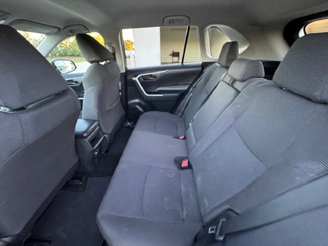 Used 2021 Toyota RAV4 LE FWD image 29