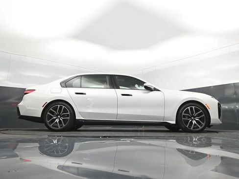 Used 2026 BMW 740i RWD image 43