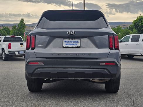 Used 2021 Kia Sorento LX AWD/4WD image 8