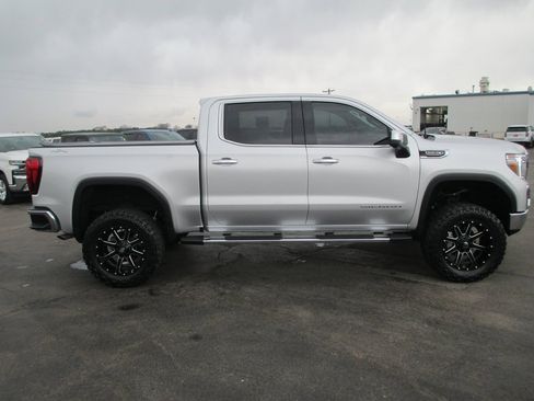 Used 2022 GMC Sierra 1500 SLT image 4