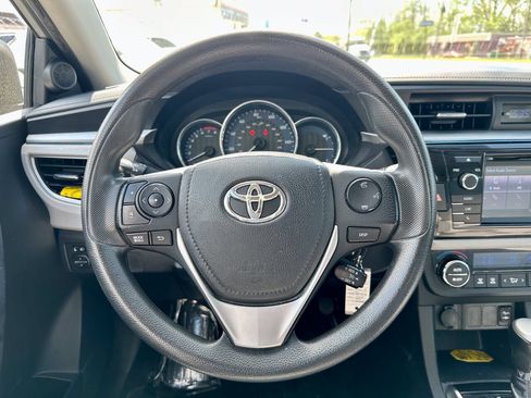 Used 2016 Toyota Corolla LE FWD image 16