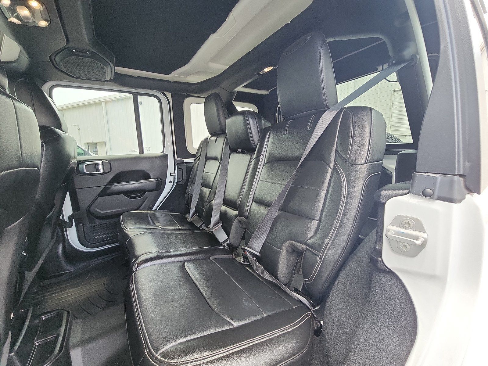 Used 2022 Jeep Wrangler Unlimited Sahara w/ Cold Weather Group AWD/4WD image 22