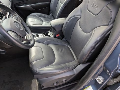 Certified 2019 Jeep Cherokee Limited image 23