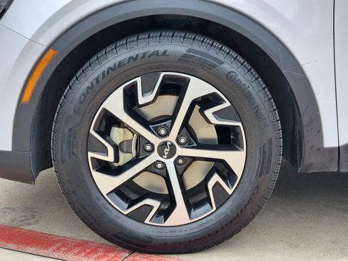 Used 2023 Kia Sportage EX FWD image 18