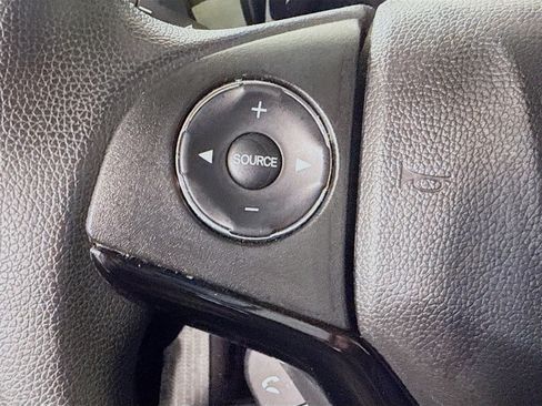 Used 2019 Honda HR-V LX image 14