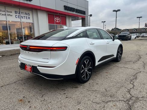 Certified 2025 Toyota Crown Limited image 5