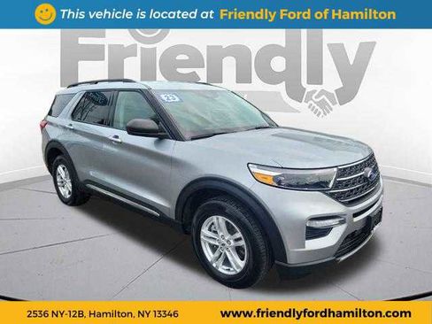 Used 2023 Ford Explorer XLT w/ Equipment Group 202A image 7