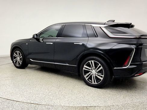 Used 2024 Cadillac Lyriq Luxury image 7
