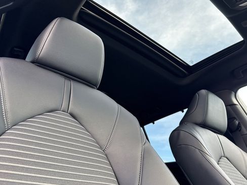 New 2026 Toyota Highlander XSE image 17