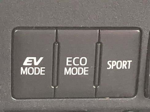 Used 2018 Toyota RAV4 Limited image 26