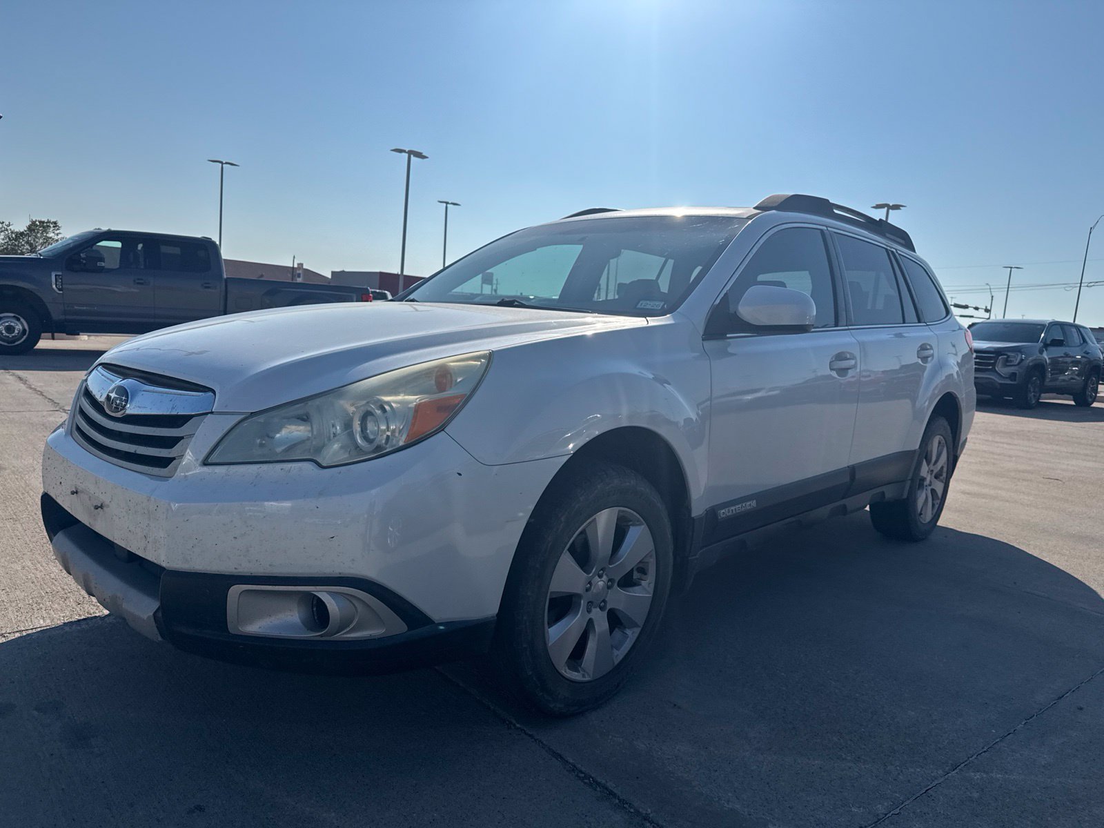 Used 2011 Subaru Outback 2.5i Limited w/ PWR Moonroof Pkg AWD/4WD image 6
