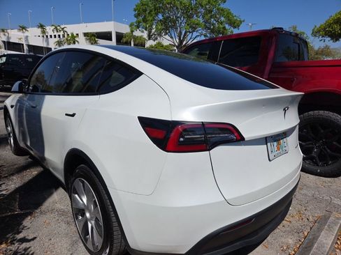 Used 2023 Tesla Model Y Long Range image 7