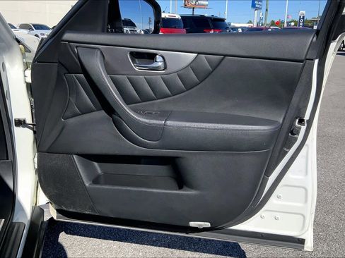 Used 2015 INFINITI QX70 AWD w/ Premium Package image 22