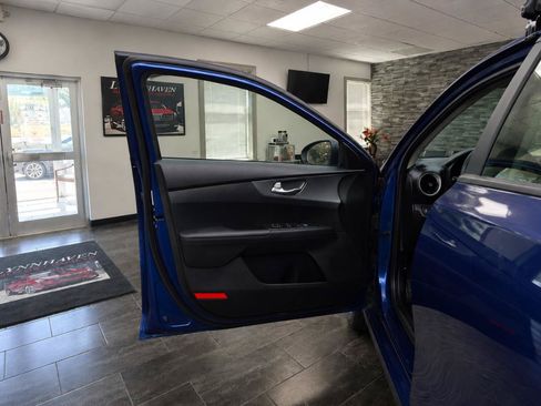 Used 2021 Kia Forte LXS FWD image 12
