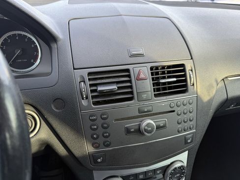 Used 2010 Mercedes-Benz C 300 Sedan image 23