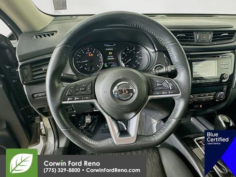 Used 2017 Nissan Rogue SV AWD/4WD image 14