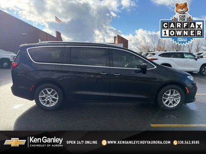 Used 2021 Chrysler Pacifica Touring-L w/ Uconnect Theater Family Group