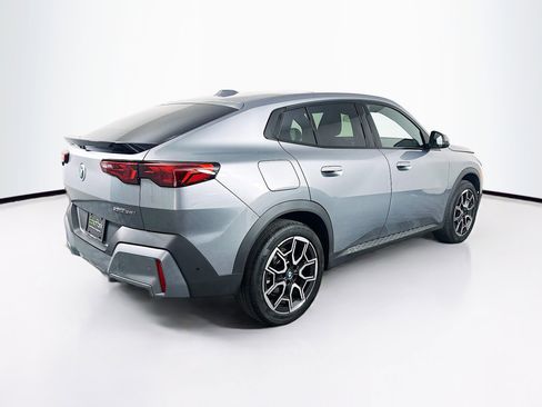 Used 2025 BMW X2 xDrive28i image 9