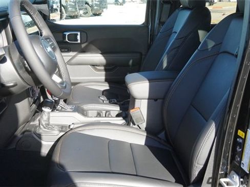 New 2026 Jeep Gladiator Sport image 17