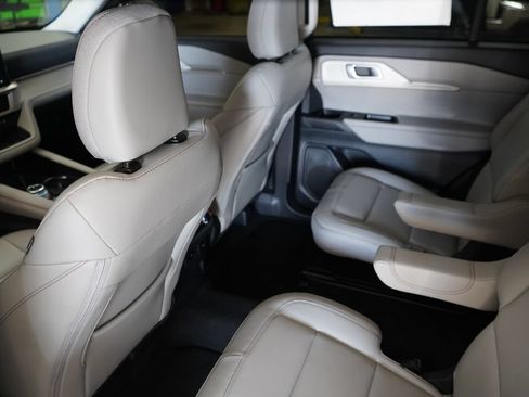 New 2026 Ford Explorer Active w/ Active Comfort Package RWD image 29