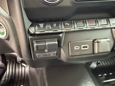 Used 2024 Chevrolet Silverado 3500 W/T image 23