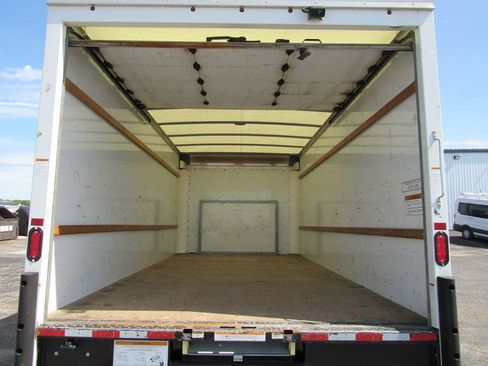Used 2022 Ford E-350 and Econoline 350 Super Duty RWD image 17