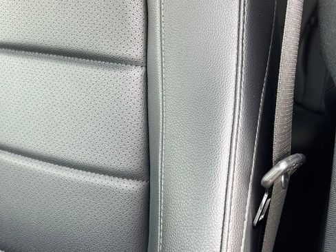 Used 2022 Mercedes-Benz GLE 350 4MATIC w/ AMG Line Exterior image 14