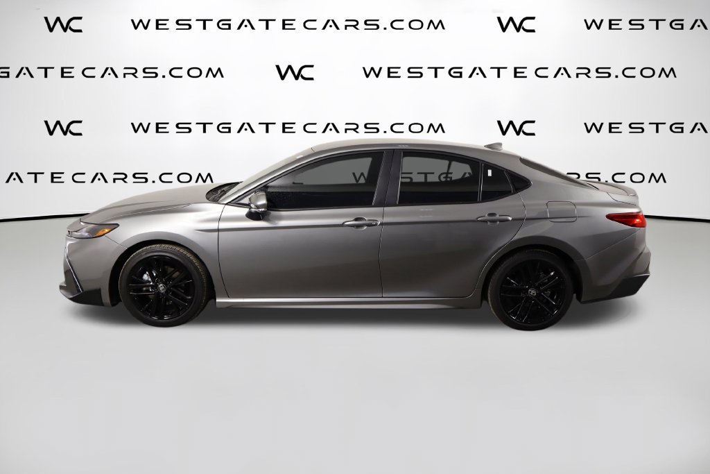 Used 2026 Toyota Camry SE FWD image 5