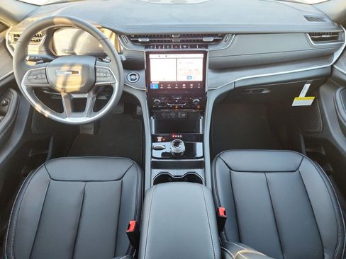 New 2025 Jeep Grand Cherokee Limited AWD/4WD image 10