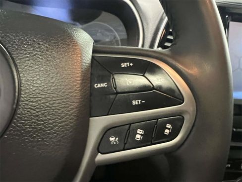 Used 2022 Jeep Cherokee Limited image 25